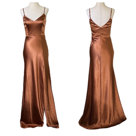 Birdy Grey Dresses & Skirts - Birdy Grey Jay Dress
Shiny Satin Rust